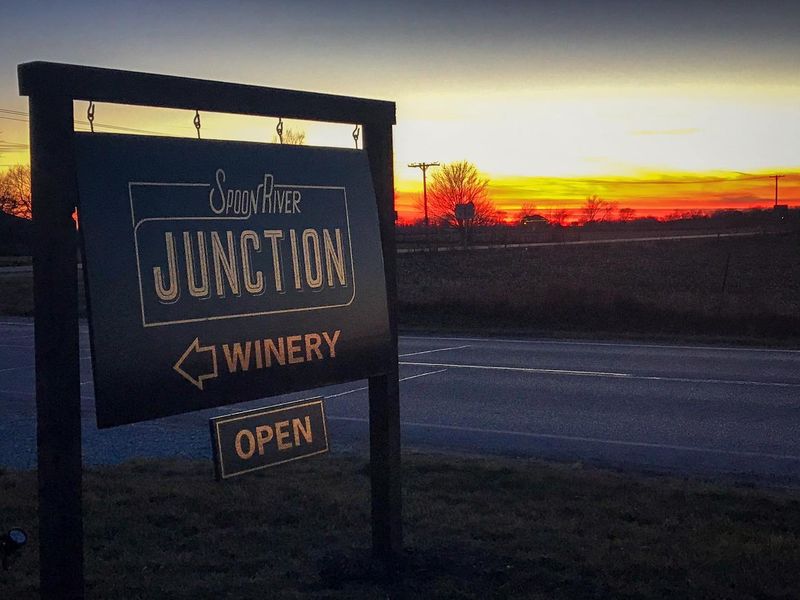 Spoon River Valley Scenic Drive With Local Wines