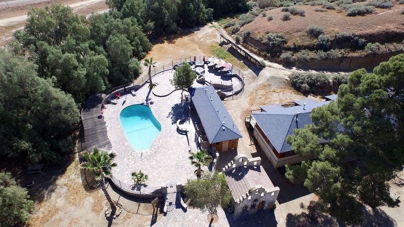 Mercey Hot Springs: Desert Oasis Hideaway