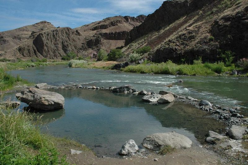 Snively Hot Springs: The Desert River Retreat