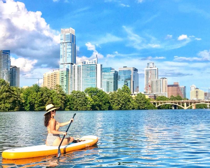 Lady Bird Lake Kayak Rentals at Peak Hours