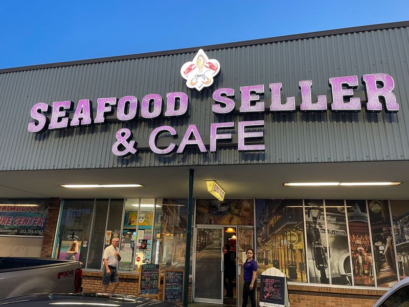 Seafood Seller & Café (Jimmy's) – Crystal River