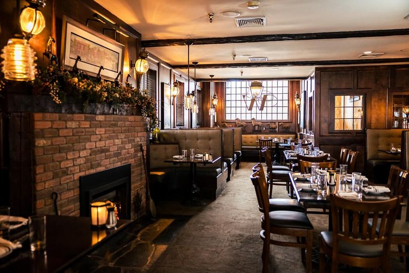 The Whip Bar & Grill: Historic Elegance with Maple Sophistication