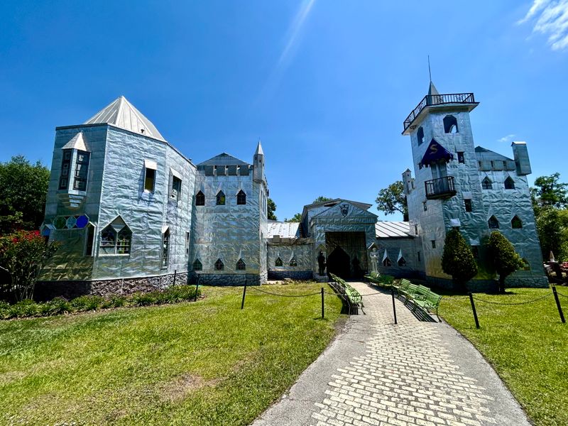 Solomon's Castle: The Aluminum Kingdom