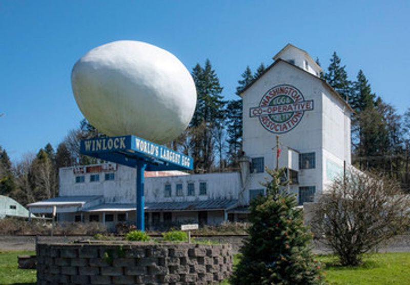 World’s Largest Egg (Winlock)