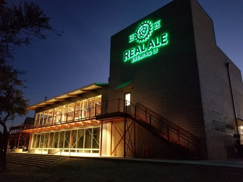 Real Ale Brewing Company (Blanco)