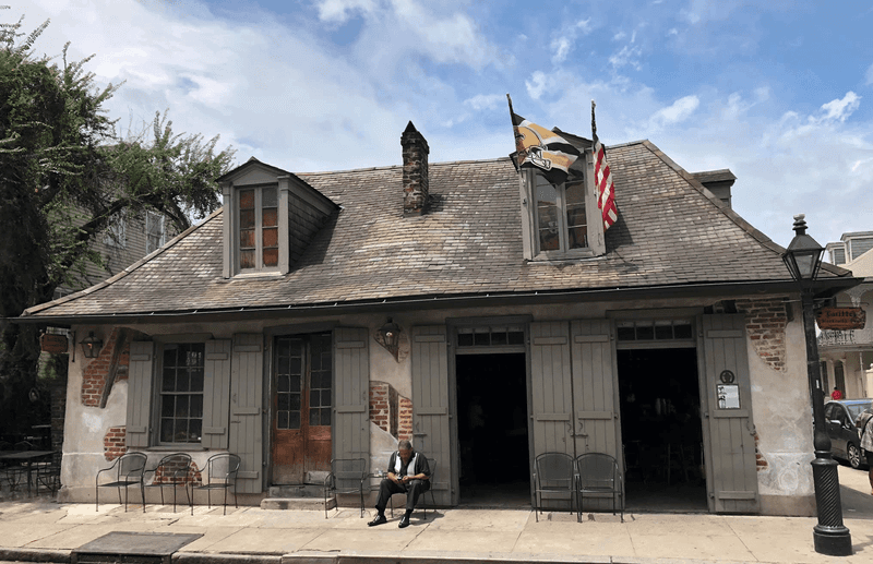 Lafitte's Blacksmith Shop: Jazz in a Candlelit Pirate's Hideout