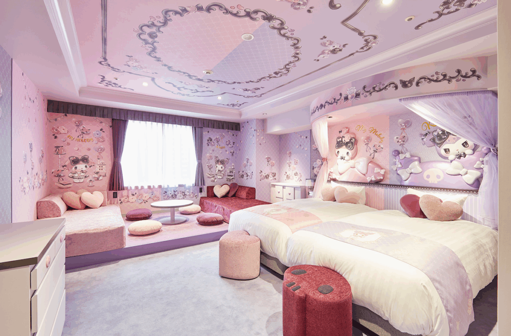 At Keio Plaza Hotel Hachioji's My Melody & Kuromi Room, the two happily welcome guests. Photo c. Keio Plaza Hotel.