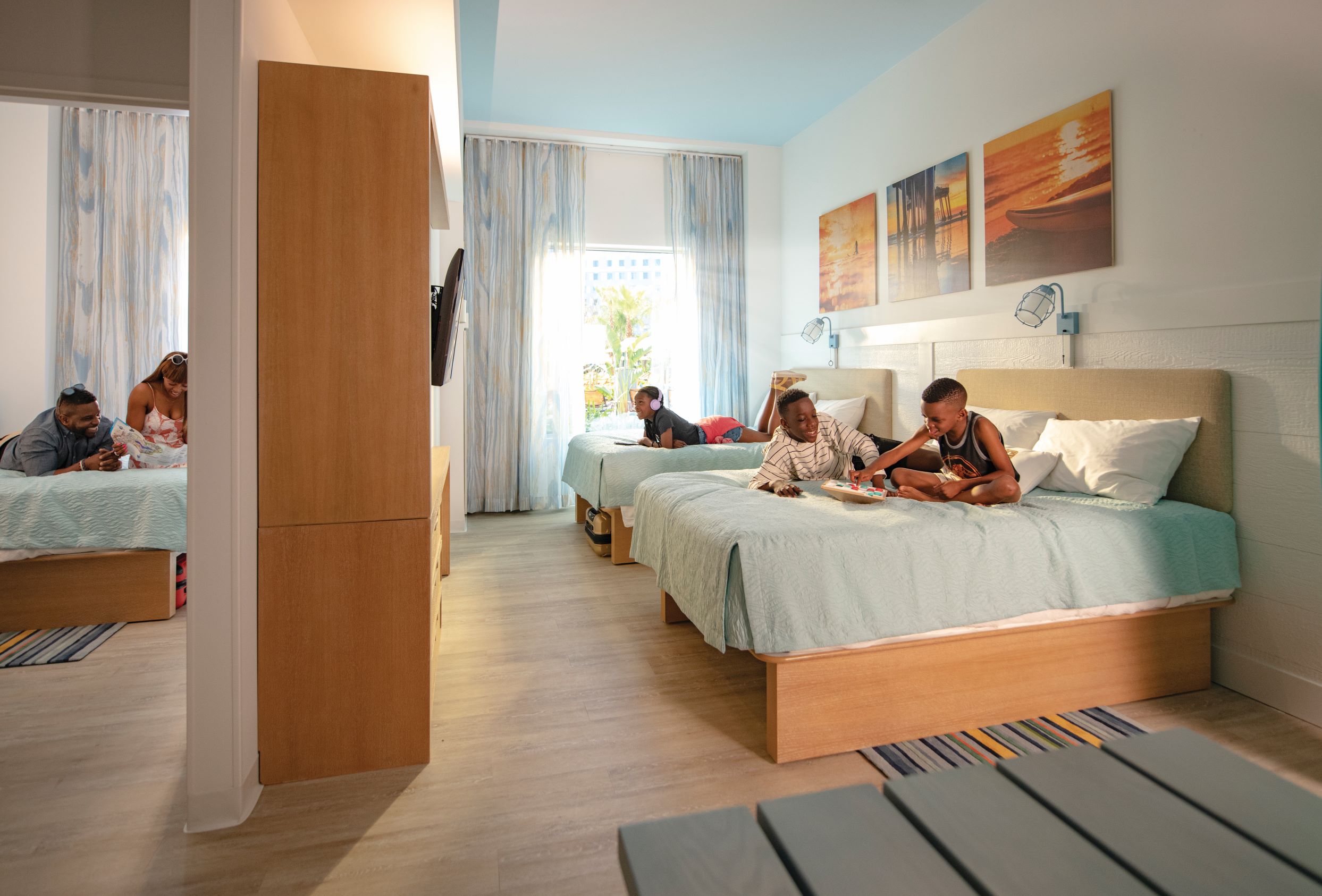 A two-bedroom family suite sleeping 6 at the Endless Summer Dockside Inn, one of Universal Orlando's best options for value lodging.