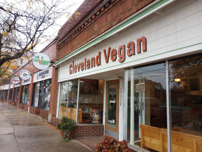 Cleveland Vegan: Organic Comfort in Lakewood
