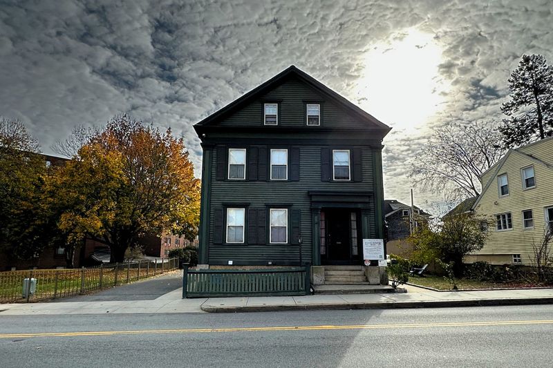 Lizzie Borden House: Sleep Where Axe Murders Happened