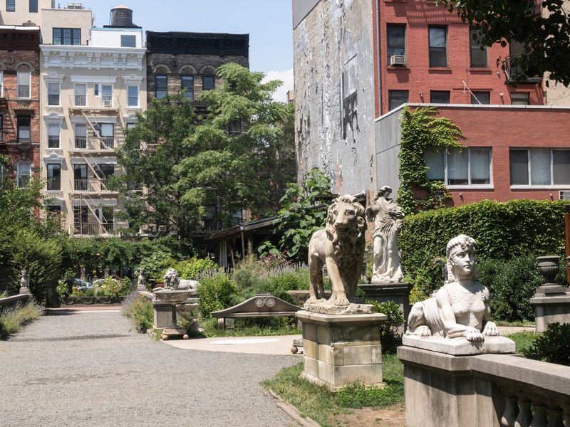 Elizabeth Street Garden's Urban Oasis