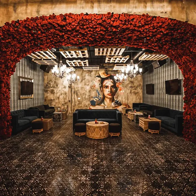 Más Por Favor: Taqueria's Secret Tunnel