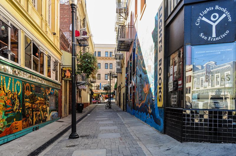 Jack Kerouac Alley: Literary Charm Between Landmarks