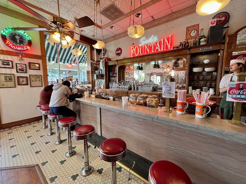 Fair Oaks Pharmacy & Soda Fountain, South Pasadena