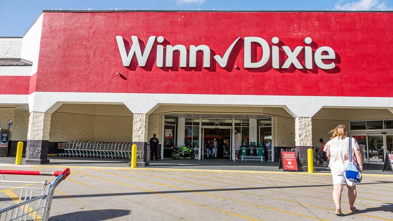 Winn-Dixie: Widely Trusted for Fresh Seafood Counters