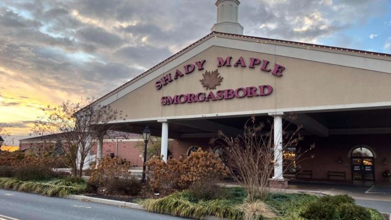 Shady Maple Smorgasbord, Lancaster