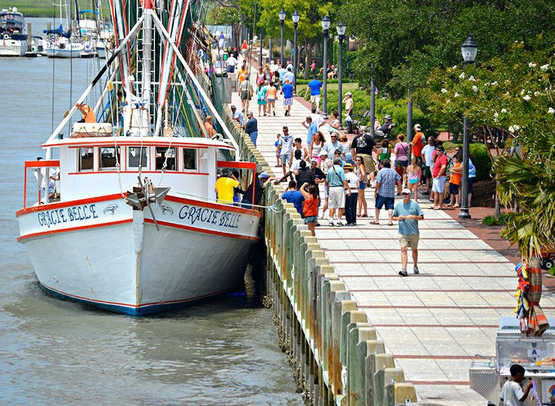 Beaufort: Southern Charm Overwhelmed on Weekends