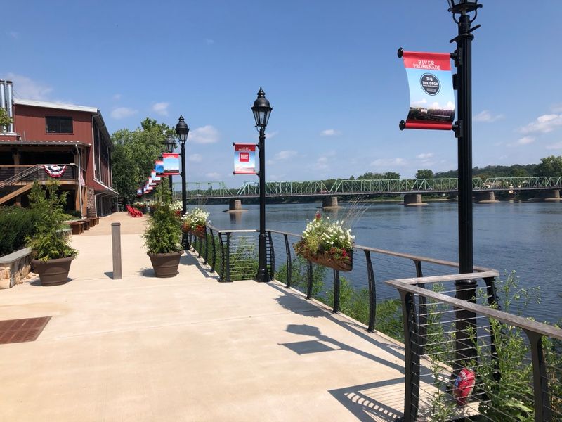 New Hope's Artistic Riverside Charm