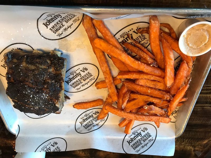 Johnny V’s Smoke Shack (Perry)