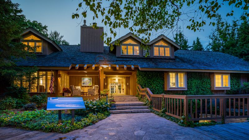 The Homestead - Nature's Luxury Retreat