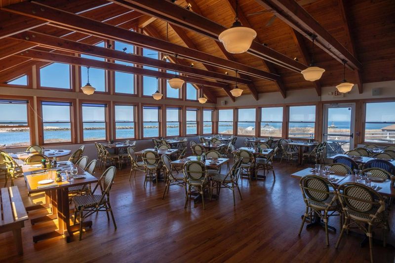 Inlet Seafood Restaurant – Montauk