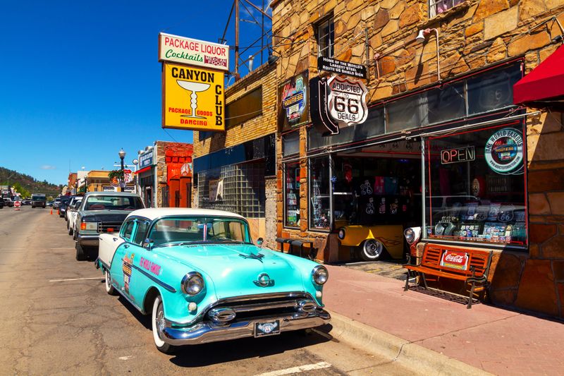 Williams: Route 66 Stop Overrun by Grand Canyon Visitors
