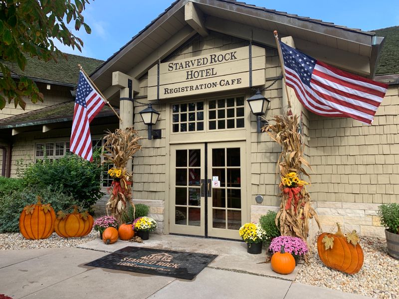 Starved Rock Lodge & Cabins - Oglesby, IL