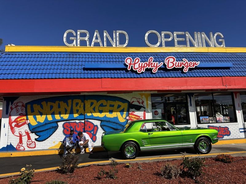 A Burger Spot That Made a Big Entrance