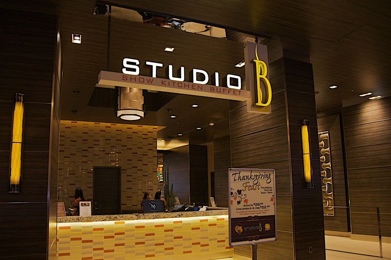 Studio B Buffet: The Culinary Performance Theater