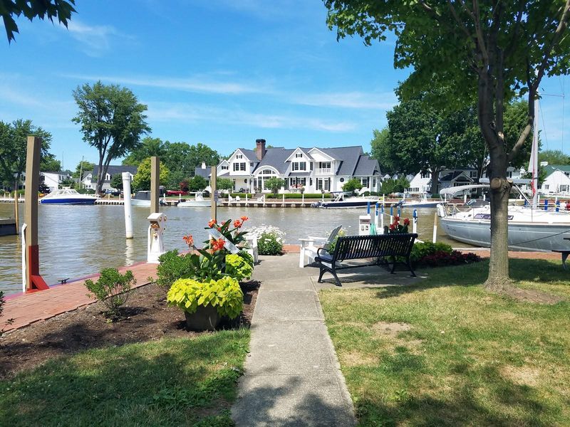 Lakeside Vermilion: Where Nautical Dreams Come True