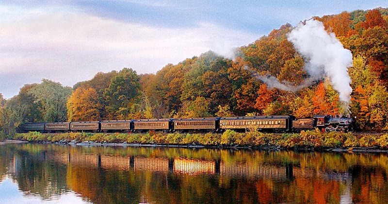 Essex Steam Train & Riverboat (Connecticut, Nearby Option)