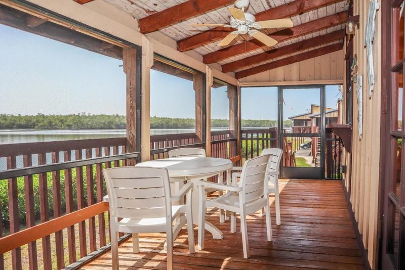 River Wilderness Waterfront Cabins – Everglades City