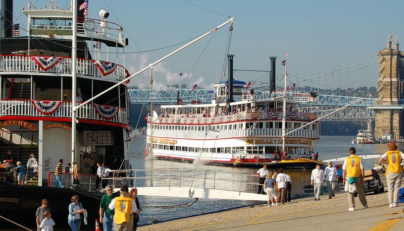 Cincinnati Public Landing: Gateway to the Ohio River