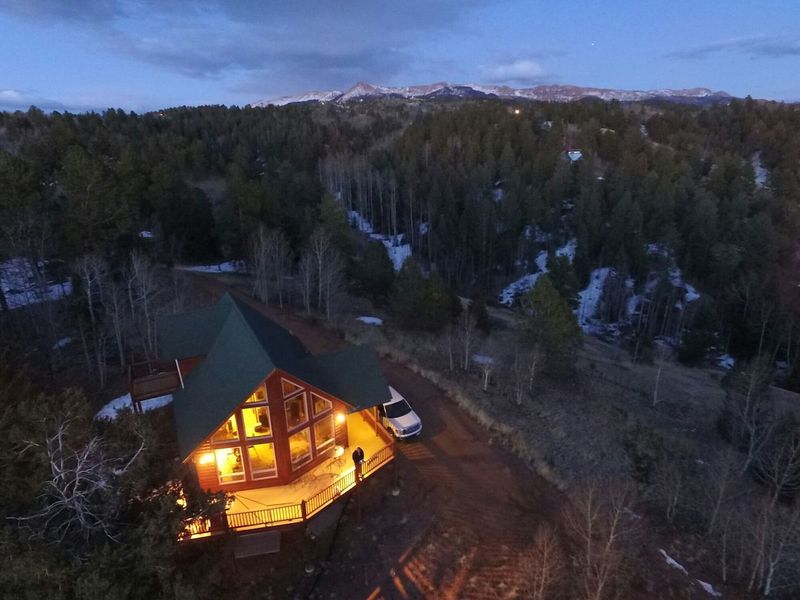Pikes Peak Panorama - Historic Mining Cabin Reimagined