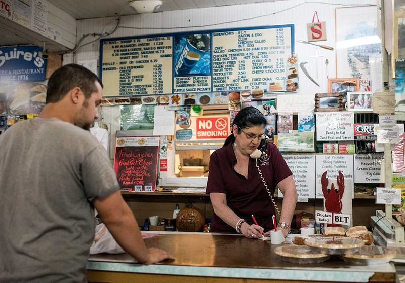Suire’s Grocery & Restaurant (Kaplan)