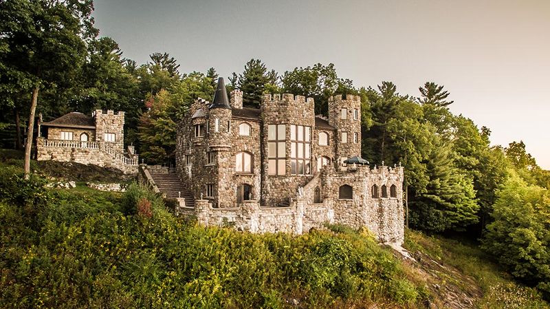 Highlands Castle: The Modern Medieval Marvel