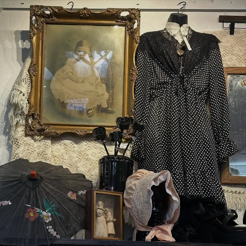 Vintage Fashion Paradise