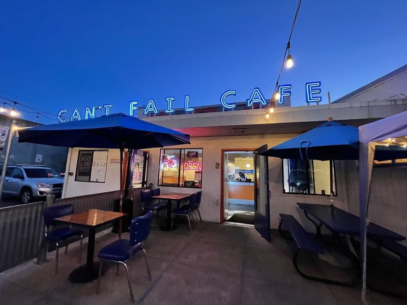 Rudy’s Can’t Fail Café