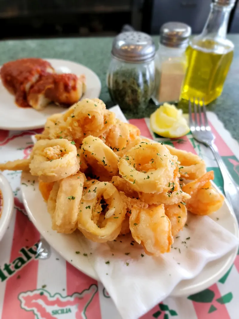 Randazzo's Clam Bar – Brooklyn, NY