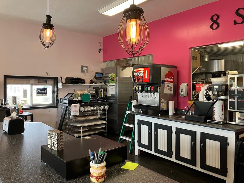 8 Sisters Bakery & Cafe