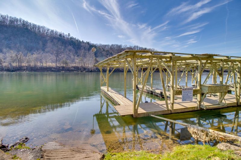 Lakeview's Tranquil Bull Shoals Setting