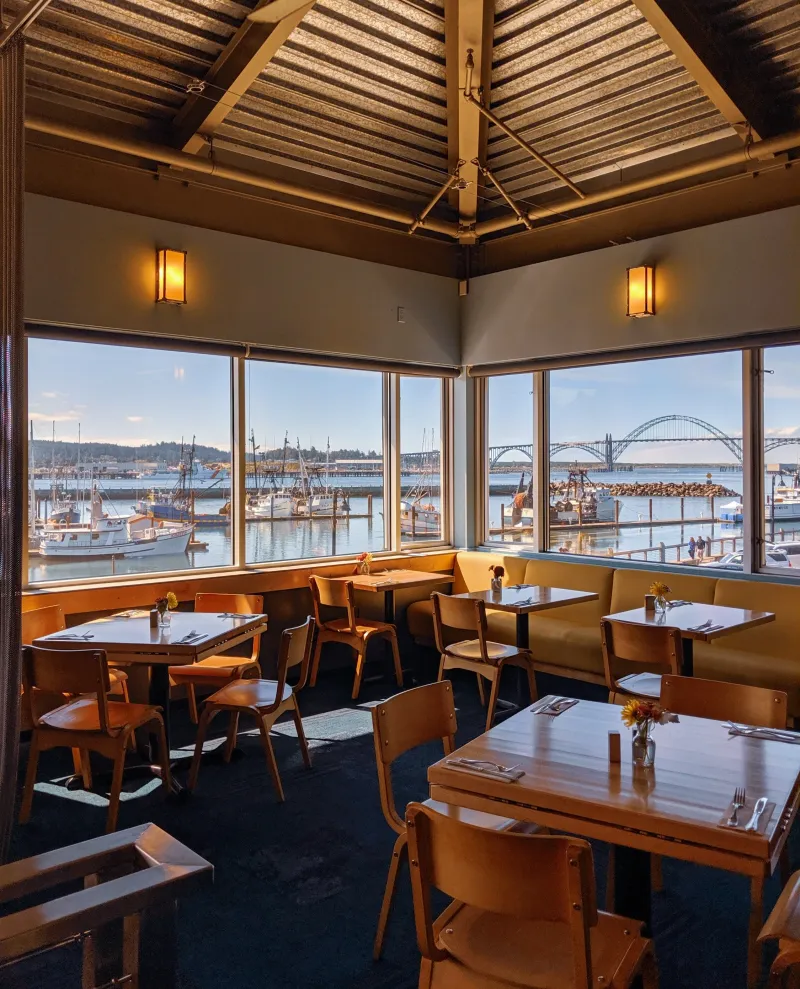 Local Ocean Seafoods: Newport's Boat-to-Table Marvel