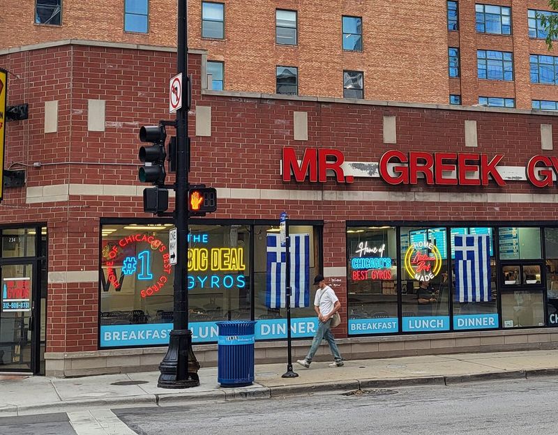 Mr. Greek Gyros: Late-Night Savior With Daylight Appeal
