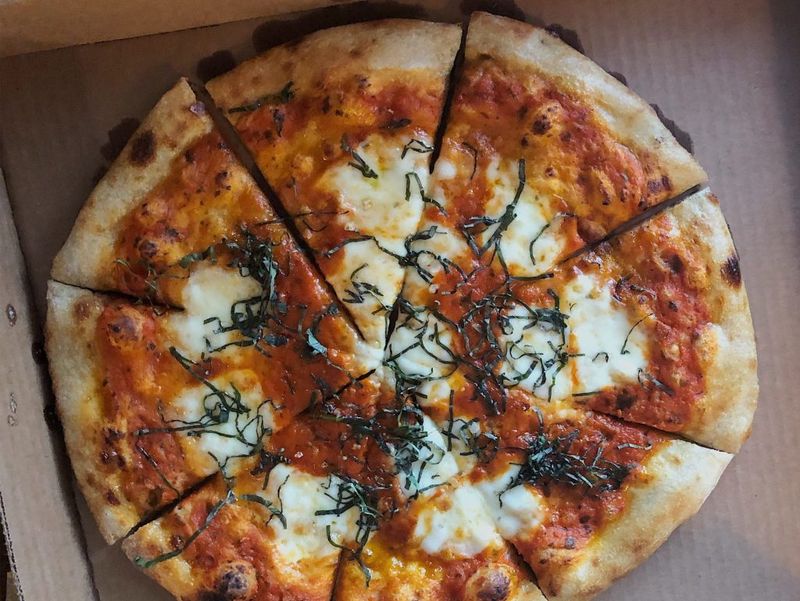 Jackson's Corner: Organic Breakfast Pizza in Bend