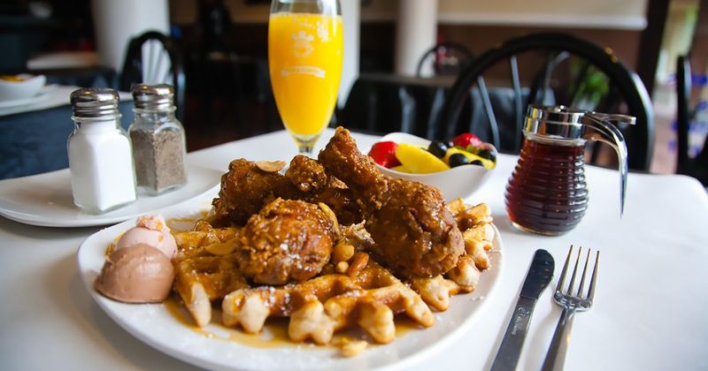 Dame's Chicken & Waffles: Greensboro's Sweet-Savory Symphony