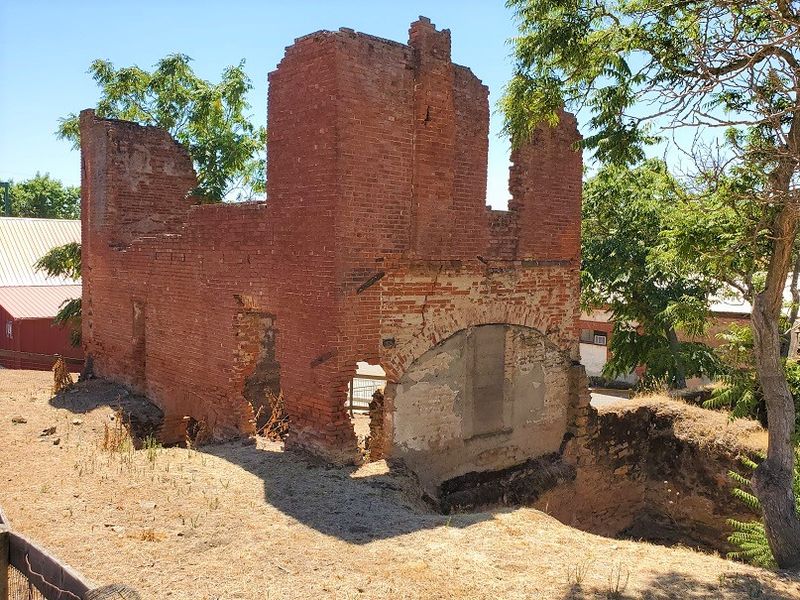 Hornitos Ruins