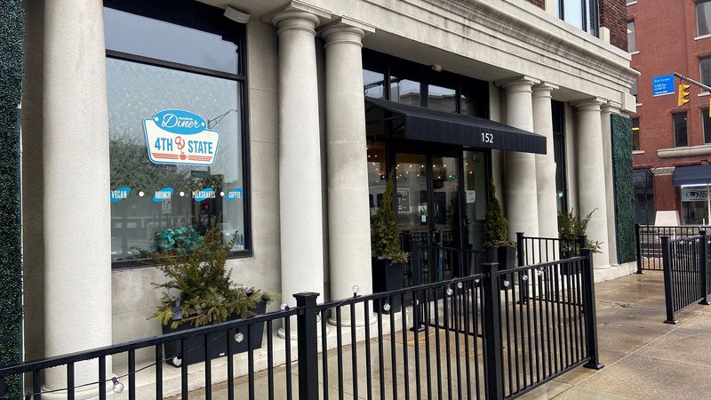 4th & State: Nostalgic Vegan Diner Delights