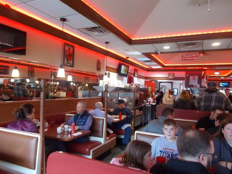 A Slice of Timeless Diner Experience