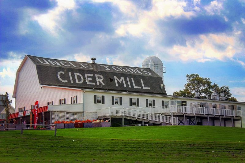 Uncle John's Cider Mill - St. Johns