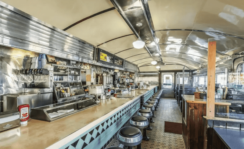 Dan's Diner: Small-Town Charm on a Silver Platter
